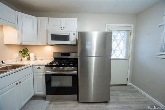 Builiding view four for 2040 Paris, Lincoln Park, MI. 48146