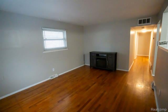 Builiding view seven for 2040 Paris, Lincoln Park, MI. 48146