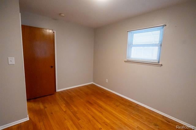 Builiding view seventeen for 2040 Paris, Lincoln Park, MI. 48146