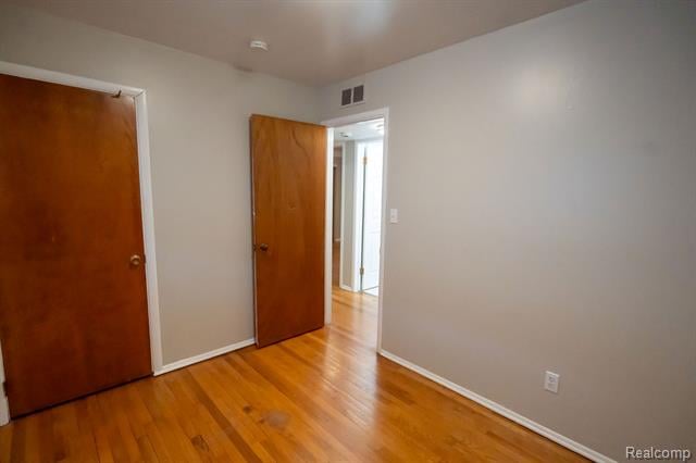 Builiding view sixteen for 2040 Paris, Lincoln Park, MI. 48146