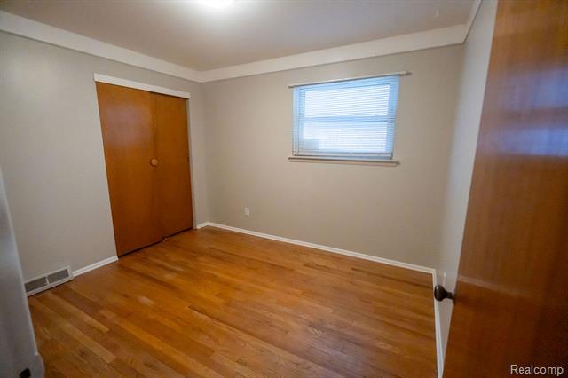 Builiding view thirteen for 2040 Paris, Lincoln Park, MI. 48146