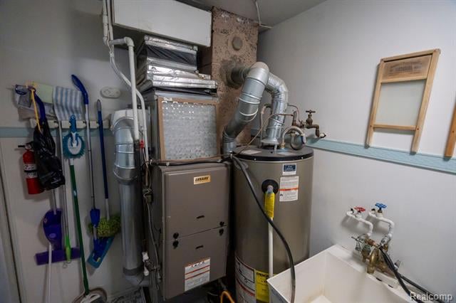 Builiding view twenty for 2040 Paris, Lincoln Park, MI. 48146