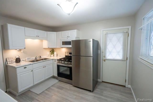 Builiding view two for 2040 Paris, Lincoln Park, MI. 48146