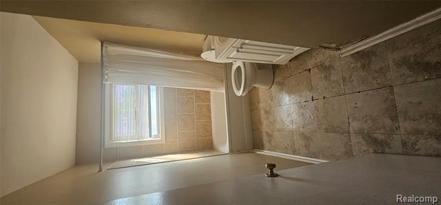 Builiding view seven for 3953 19Th, Ecorse, MI. 48229