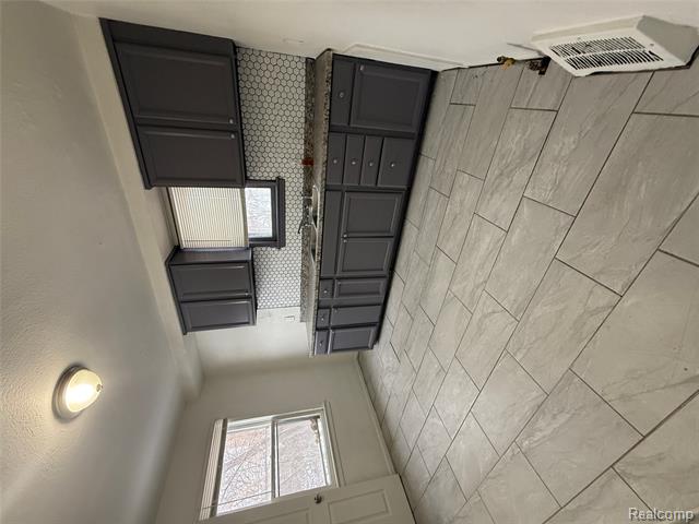 Builiding view seven for 4139 17Th, Ecorse, MI. 48229