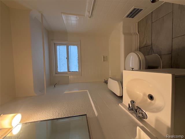 Builiding view six for 4139 17Th, Ecorse, MI. 48229