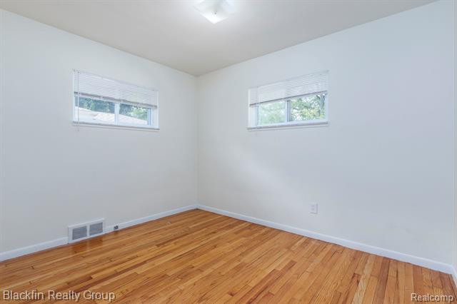 Builiding view fifteen for 24641 Ridgedale, Oak Park, MI. 48237