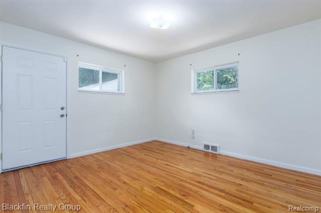 Builiding view thirteen for 24641 Ridgedale, Oak Park, MI. 48237