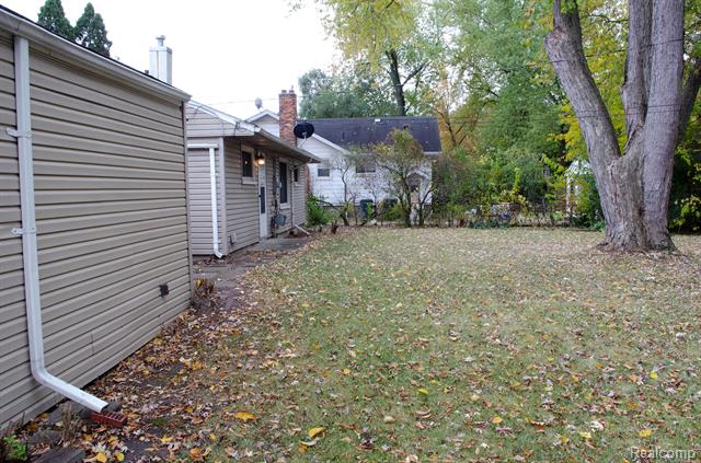 Builiding view fifteen for 24481 Republic, Oak Park, MI. 48237