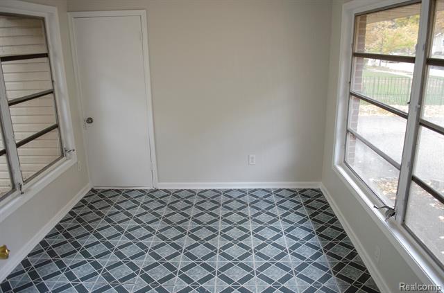 Builiding view four for 24481 Republic, Oak Park, MI. 48237