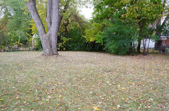 Builiding view fourteen for 24481 Republic, Oak Park, MI. 48237