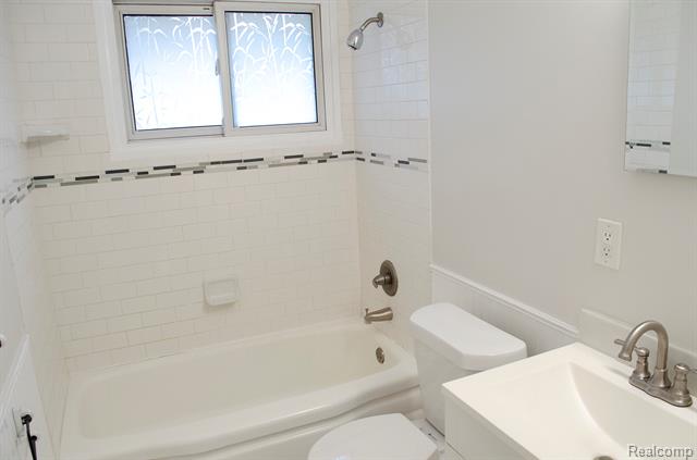 Builiding view nine for 24481 Republic, Oak Park, MI. 48237