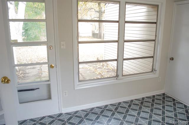 Builiding view twelve for 24481 Republic, Oak Park, MI. 48237