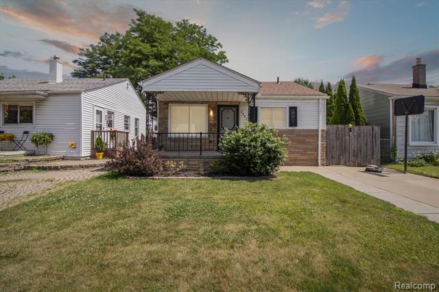 front view for 2562 Downing, Melvindale, Mi. 48122