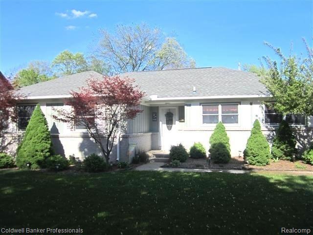 front view for 6948 Chirrewa, Westland, Mi. 48185
