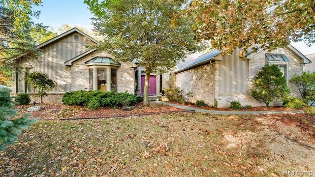 front view for 9158 Manchester, Grosse Ile, Mi. 48138