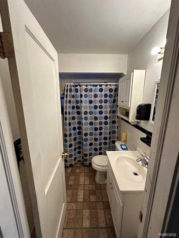 Builiding view five for 1836 Reo, Lincoln Park, MI. 48146