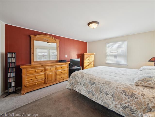 Builiding view nineteen for 14617 College, Allen Park, MI. 48101