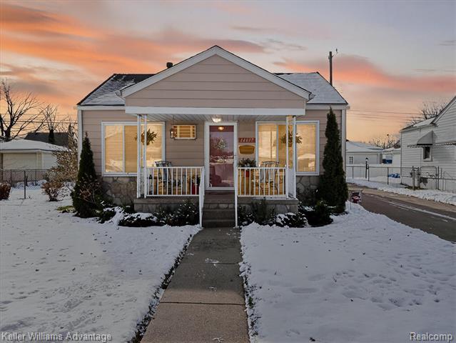 Builiding view one for 14617 College, Allen Park, MI. 48101