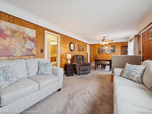 Builiding view seven for 14617 College, Allen Park, MI. 48101