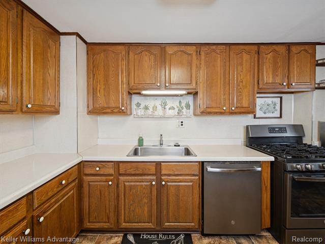 Builiding view thirteen for 14617 College, Allen Park, MI. 48101