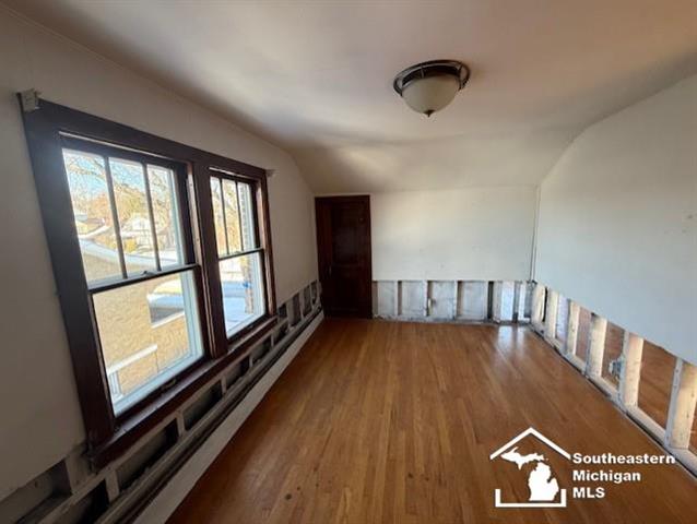 Builiding view ten for 28264 Waltz, New Boston, MI. 48164