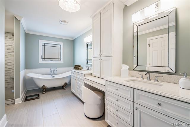 Builiding view thirty nine for 149 S Union, Plymouth, MI. 48170