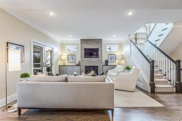 Builiding view twenty for 149 S Union, Plymouth, MI. 48170