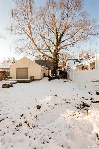 Builiding view fifty for 3150 Horton, Ferndale, MI. 48220