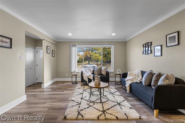 Builiding view eight for 24701 Scotia, Oak Park, MI. 48237