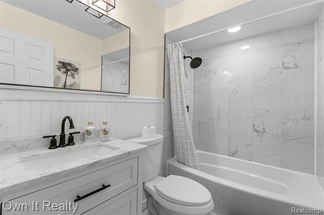 Builiding view eleven for 24701 Scotia, Oak Park, MI. 48237