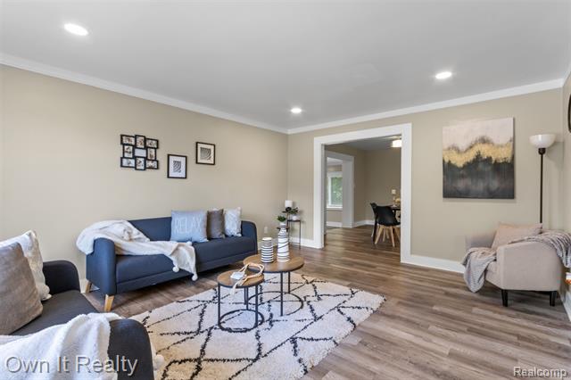 Builiding view nine for 24701 Scotia, Oak Park, MI. 48237