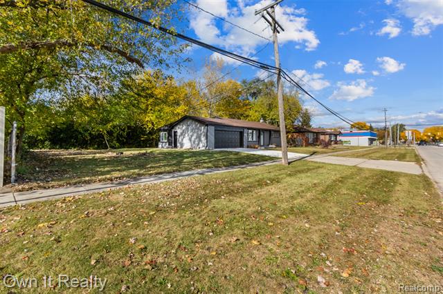 Builiding view nineteen for 24701 Scotia, Oak Park, MI. 48237