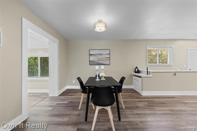 Builiding view six for 24701 Scotia, Oak Park, MI. 48237