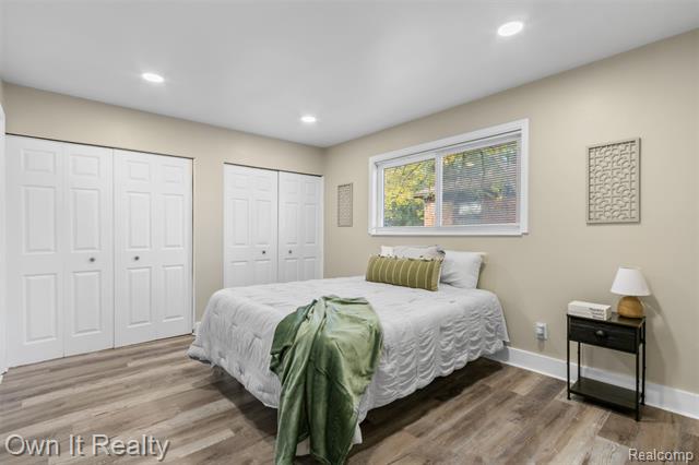 Builiding view twelve for 24701 Scotia, Oak Park, MI. 48237