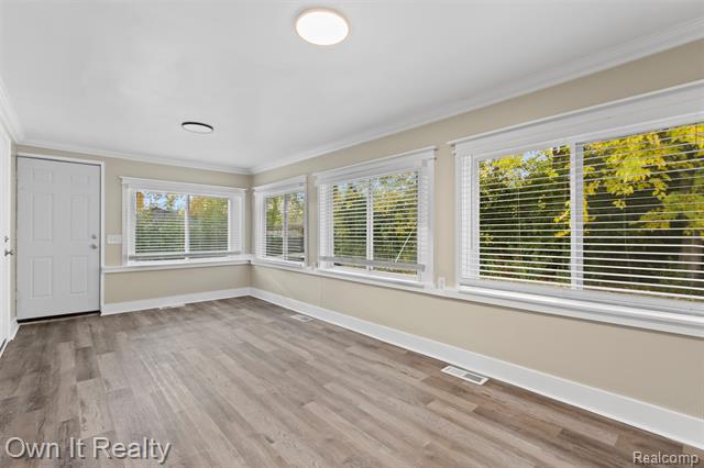 Builiding view two for 24701 Scotia, Oak Park, MI. 48237