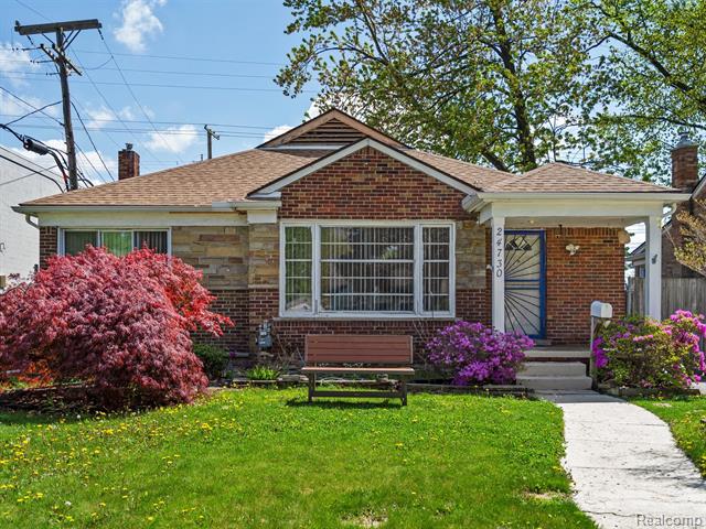 front view for 24730 Ridgedale St, Oak Park, Mi. 48237