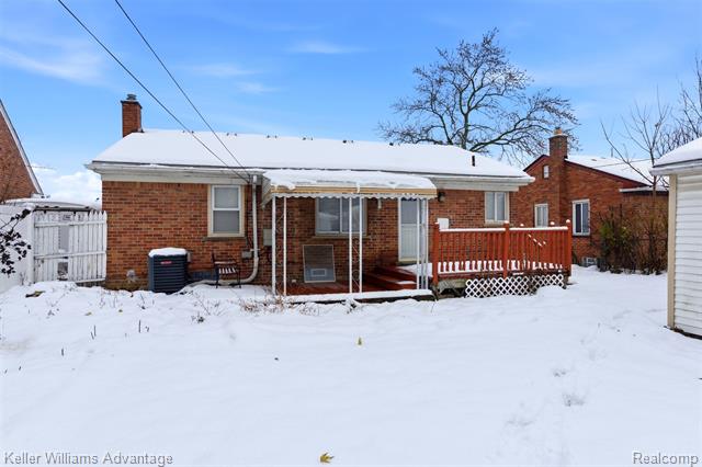 Builiding view fifteen for 14221 W 10 Mile, Oak Park, MI. 48237