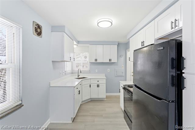 Builiding view five for 14221 W 10 Mile, Oak Park, MI. 48237