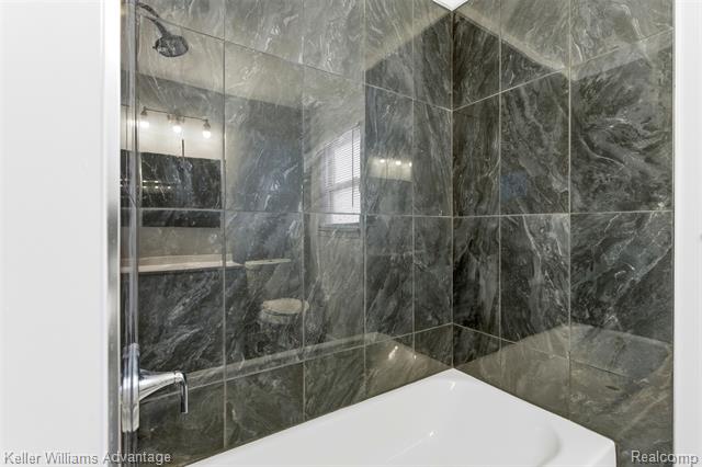 Builiding view nine for 14221 W 10 Mile, Oak Park, MI. 48237