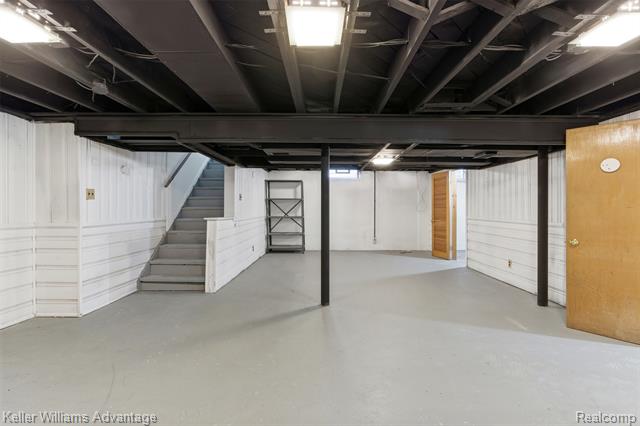 Builiding view thirteen for 14221 W 10 Mile, Oak Park, MI. 48237