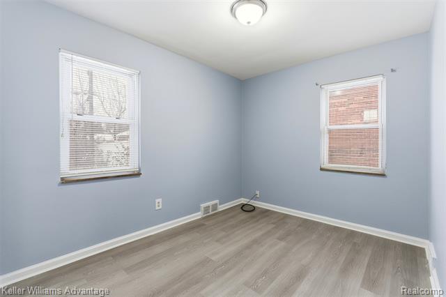 Builiding view twelve for 14221 W 10 Mile, Oak Park, MI. 48237