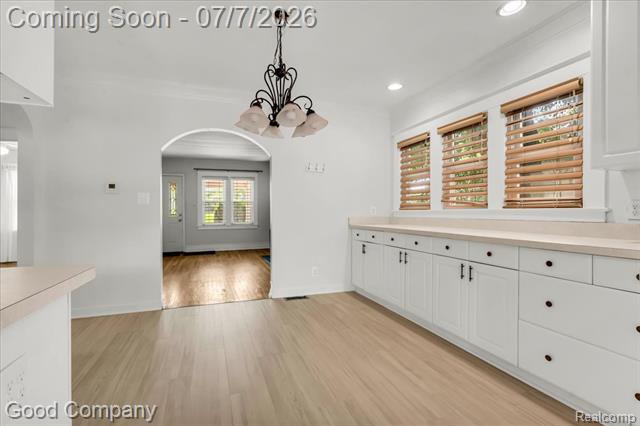 Builiding view ten for 407 E Maryland, Royal Oak, MI. 48067