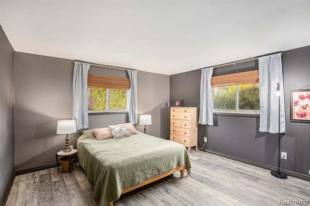 Builiding view fifteen for 896 Saginaw, Mayville, MI. 48744