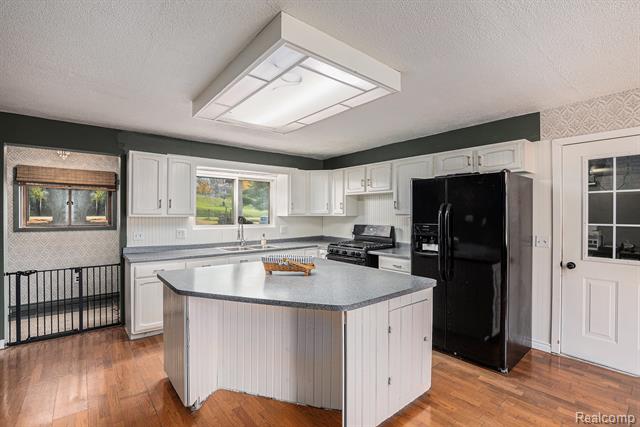 Builiding view seven for 896 Saginaw, Mayville, MI. 48744