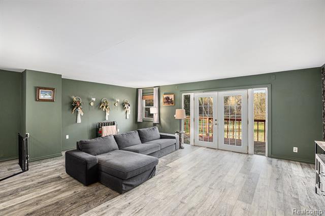 Builiding view ten for 896 Saginaw, Mayville, MI. 48744