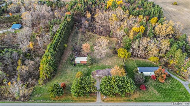 Builiding view thirty five for 896 Saginaw, Mayville, MI. 48744