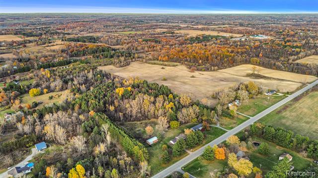 Builiding view thirty four for 896 Saginaw, Mayville, MI. 48744