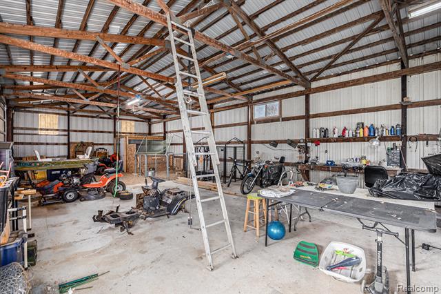 Builiding view thirty one for 896 Saginaw, Mayville, MI. 48744