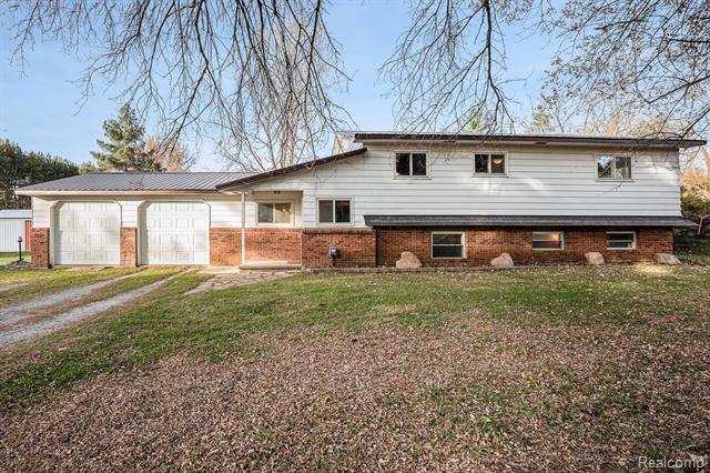 Builiding view thirty six for 896 Saginaw, Mayville, MI. 48744